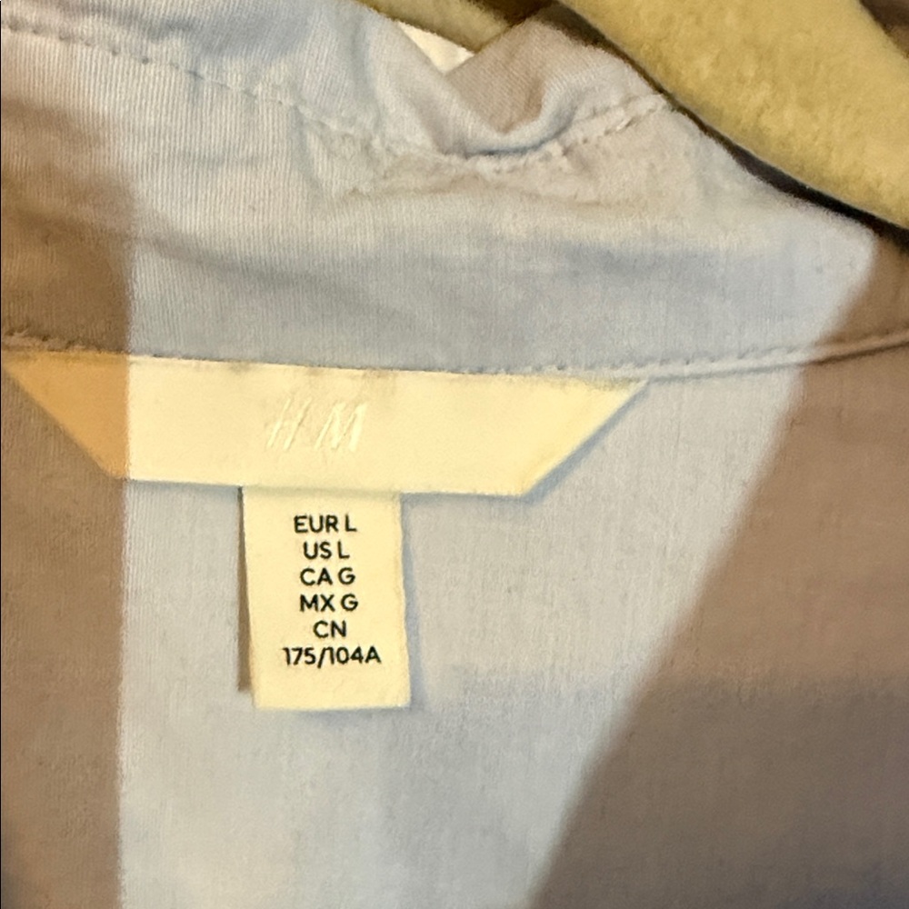 H&M Oversized Blue Button Down Shirt - Picture 2 of 3